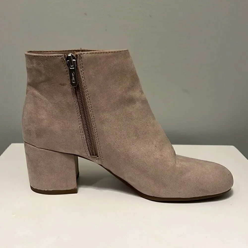 Circus by Sam Edelman Women's Taupe Rose Suede Block Heel Ankle Boots Size 8.5